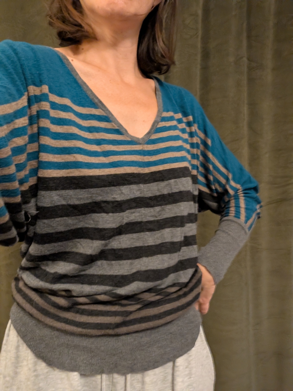 le château Striped V-Neck Sweater in Teal, Gray and Black